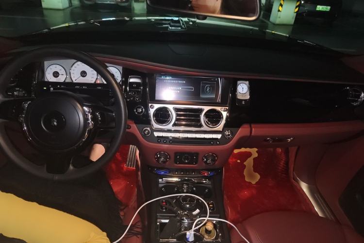 Used Rolls-Royce Ghost 2018 6.6T Standard Wheelbase Version Center Console