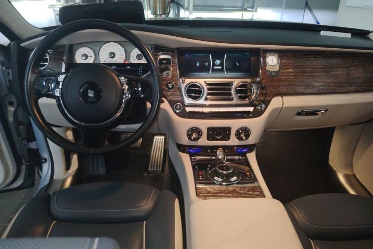 Used Rolls-Royce Ghost 2018 6.6T Long Wheelbase Version Center Console