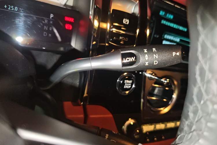 Used Rolls-Royce Ghost 2018 6.6T Standard Wheelbase Version Gear Lever