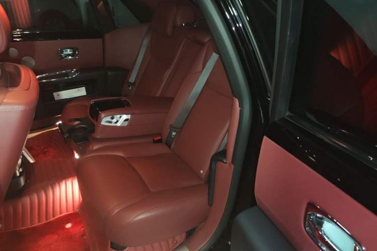 Used Rolls-Royce Ghost 2018 6.6T Standard Wheelbase Version Left Rear Seat