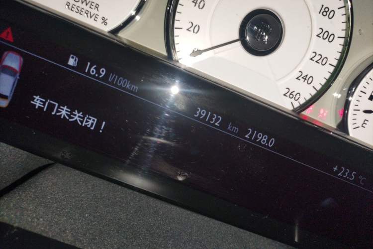 Used Rolls-Royce Ghost  Odometer Close Up