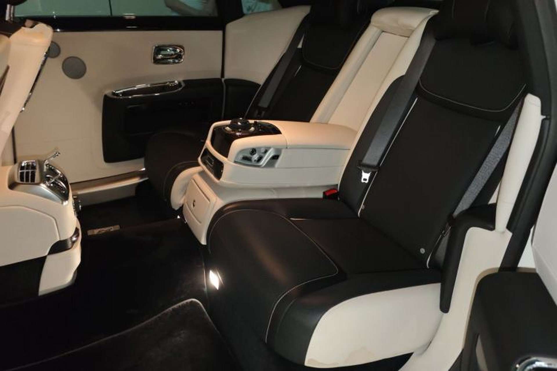 Used Rolls-Royce Ghost 2018 6.6T Long Wheelbase Version Left Rear Seat