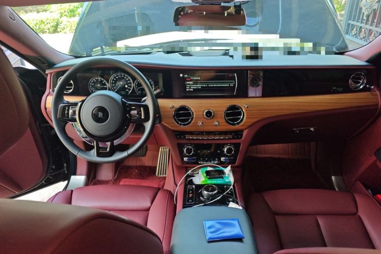 Used Rolls-Royce Ghost 2024 6.7T Black Badge Center Console