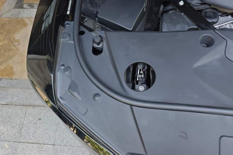 Used Rolls-Royce Ghost 2024 6.7T Black Badge Engine Bay Right