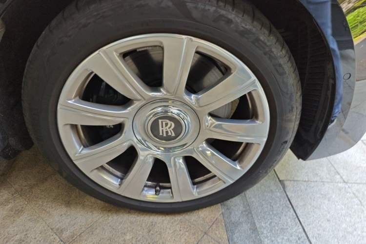 Used Rolls-Royce Ghost 2024 6.7T Black Badge Right Front Wheel Hub