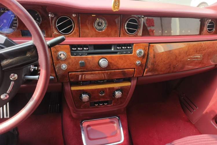 Used Rolls-Royce Phantom  Audio And AC Panel