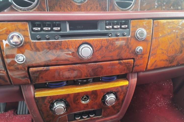 Used Rolls-Royce Phantom 2007 6.7L Two-Door Coupe 101EX Audio And AC Panel