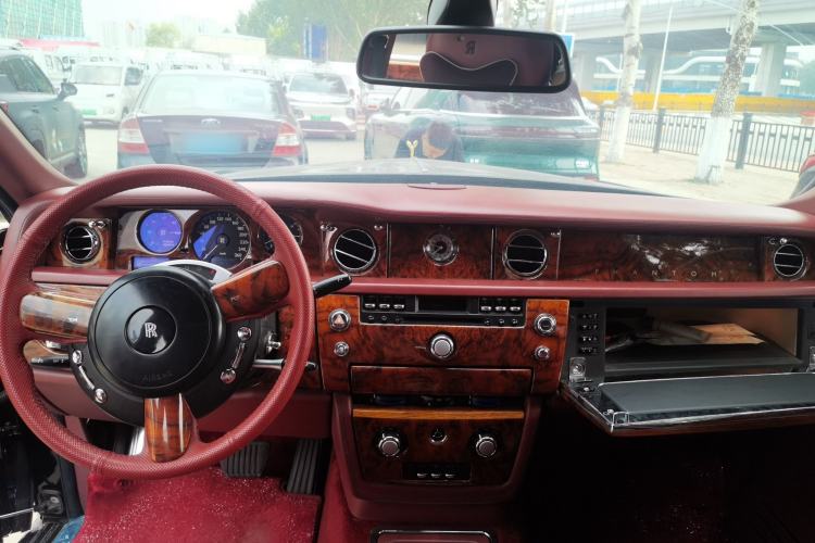 Used Rolls-Royce Phantom 2007 6.7L Two-Door Coupe 101EX Center Console