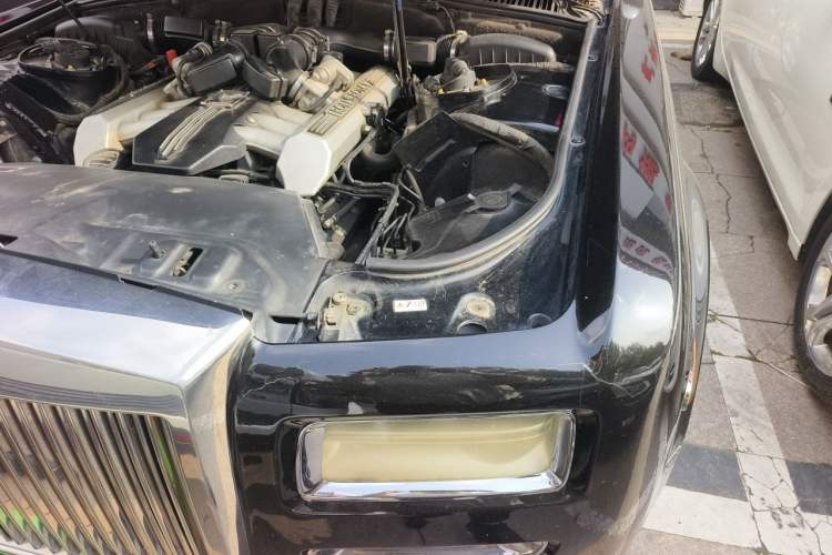 Used Rolls-Royce Phantom  Engine Bay Left