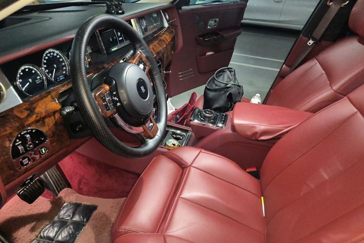 Used Rolls-Royce Phantom 2018 6.7T Long Wheelbase Version Left Front Seat