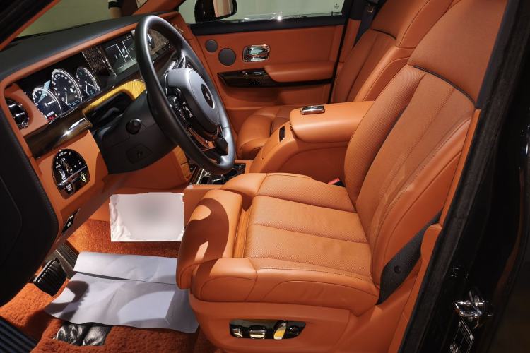 Used Rolls-Royce Phantom 2018 6.7T Long Wheelbase Version Left Front Seat
