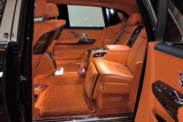 Used Rolls-Royce Phantom 2018 6.7T Long Wheelbase Version Left Rear Seat