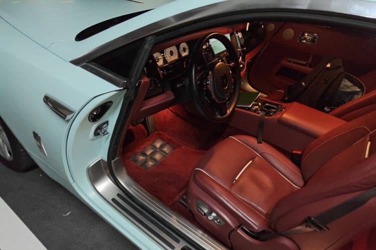 Used Rolls-Royce Wraith 2017 6.6T Black Badge Edition Driver Seat