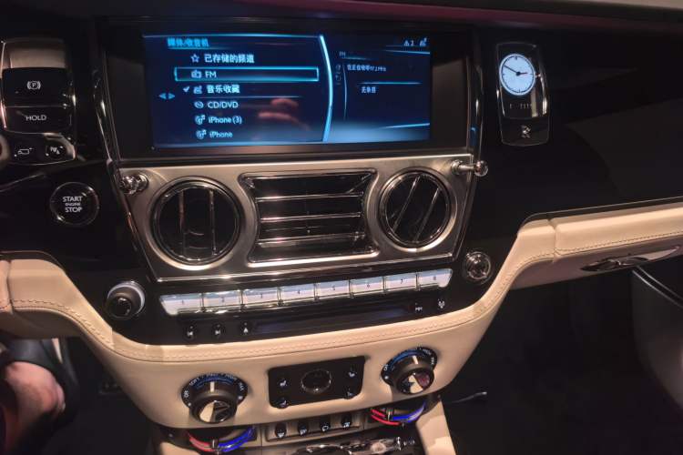 Used Rolls-Royce Wraith 2018 6.6T Standard Edition Audio And AC Panel