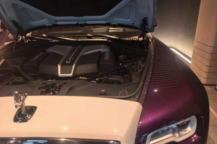 Used Rolls-Royce Wraith 2018 6.6T Standard Edition Engine Bay Left