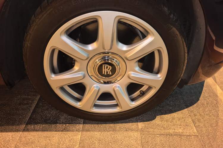 Used Rolls-Royce Wraith 2018 6.6T Standard Edition Right Front Wheel Hub