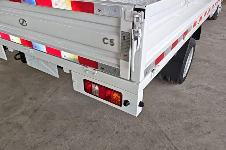 Used Ruichi C5 2025 Model All-Electric Single-Row Pioneer Flatbed Exterior 3
