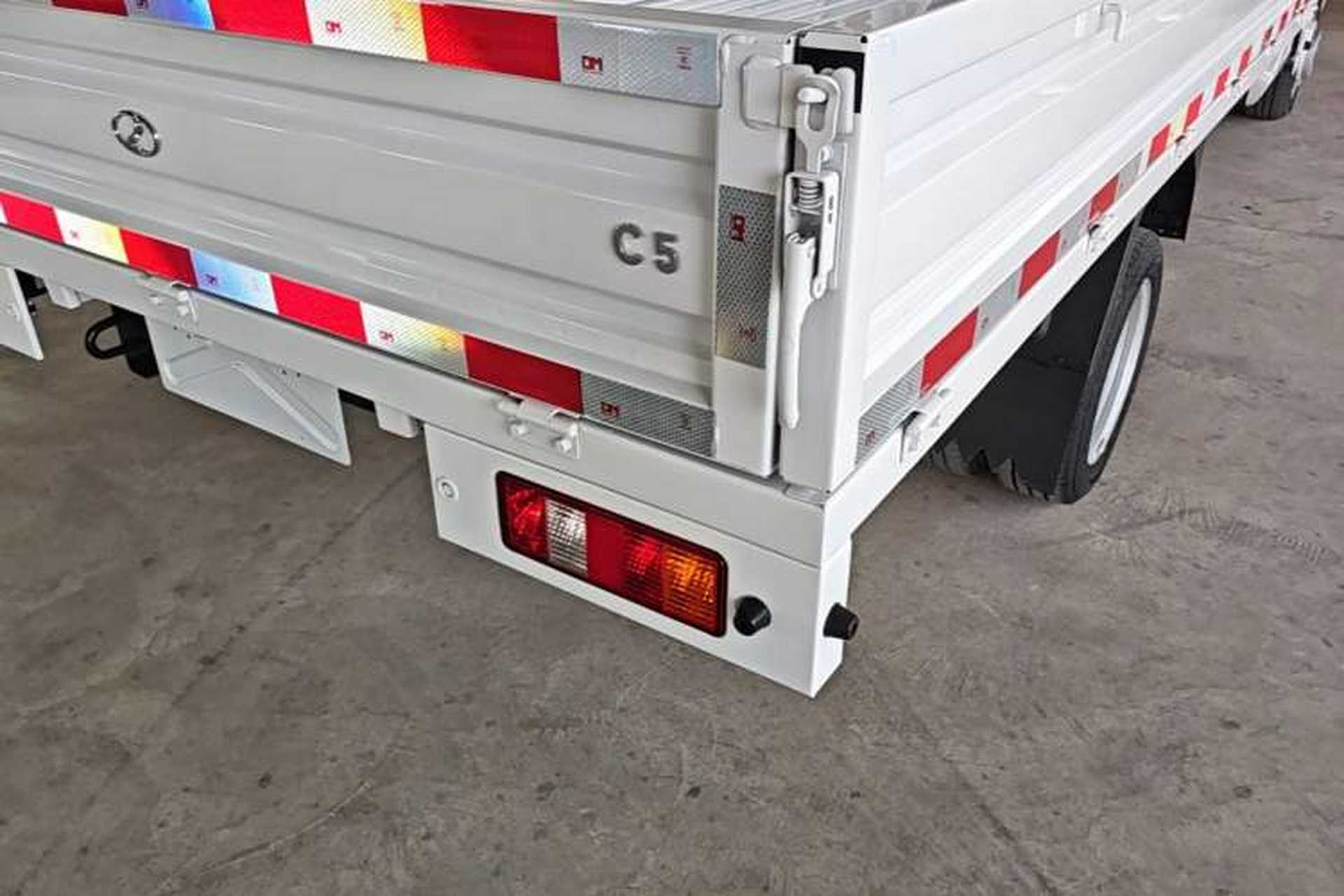 Used Ruichi C5 2025 Model All-Electric Single-Row Pioneer Flatbed Exterior 3