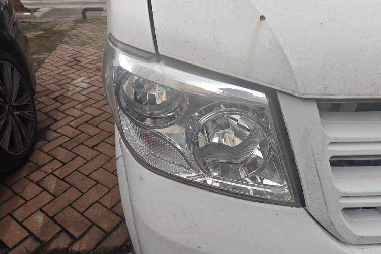 Used Ruichi EC31 2022 Standard Edition Van 38.64 kWh Right Front Headlight