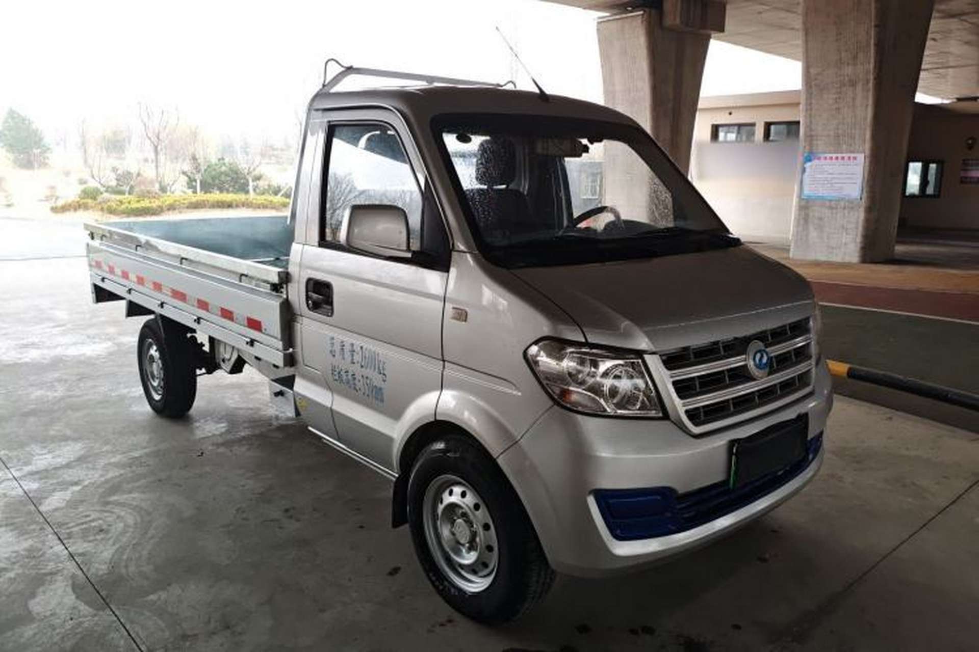 Used Ruichi EC31 2023 EC31L Standard Edition Cargo Truck 38.64 kWh Exterior 1