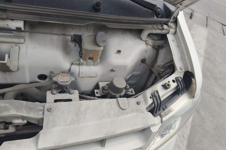 Used Ruichi EC31 2023 Standard Edition PVC 38.64 kWh Engine Bay Left