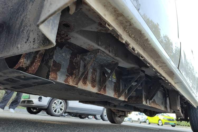 Used Ruichi EC35 2017 Standard Model Chassis Front Left