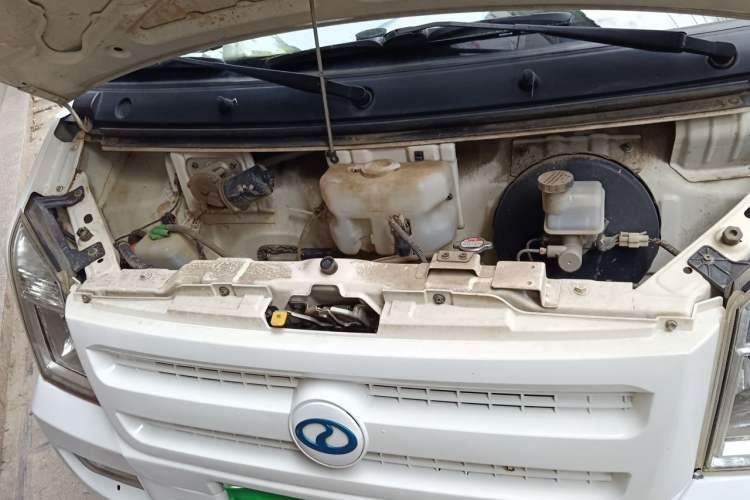 Used Ruichi EC35 2017 Standard Model Engine Bay