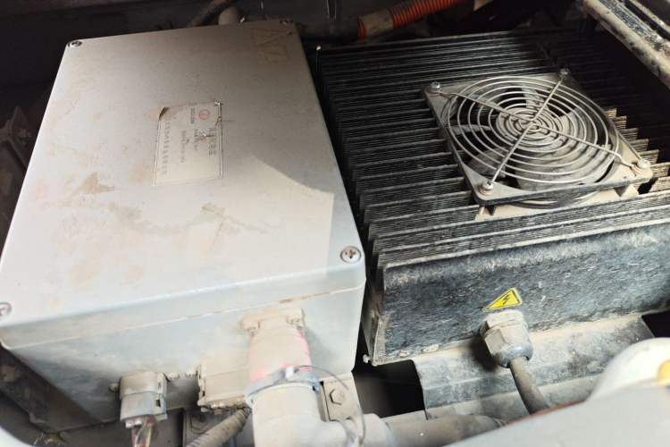 Used Ruichi EC35 2017 Standard Model Engine Bay Right