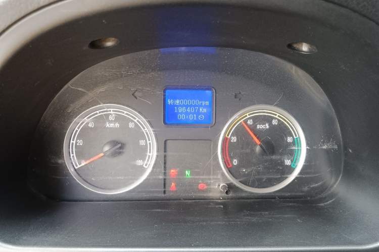 Used Ruichi EC35 2017 Standard Model Odometer Close Up