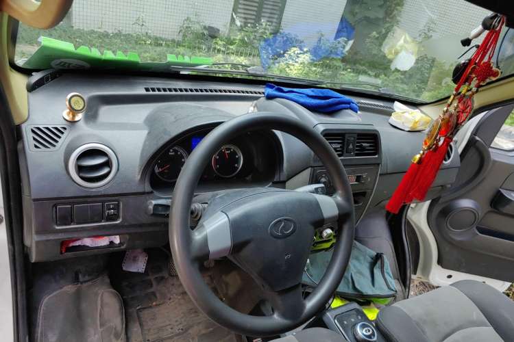 Used Ruichi EC35 2019 EC35 II Standard Model 41.86 kWh Center Console