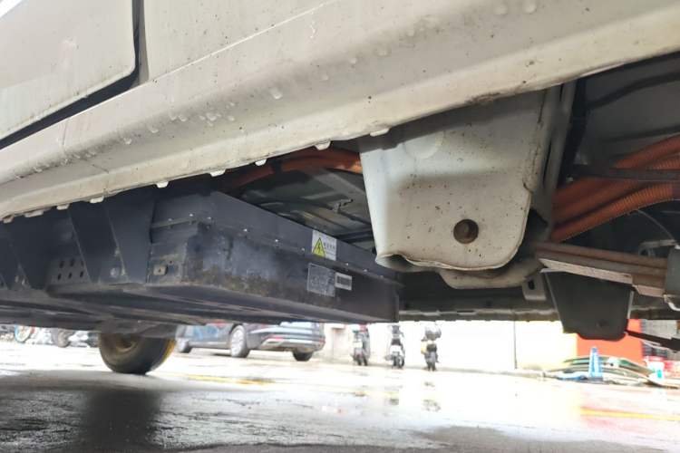 Used Ruichi EC35 2019 EC35 II Standard Model 41.86 kWh Chassis Rear Left