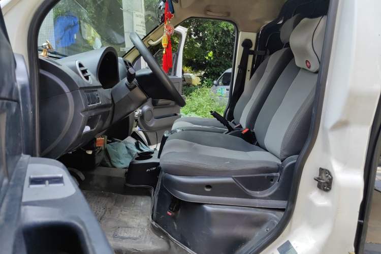 Used Ruichi EC35 2019 EC35 II Standard Model 41.86 kWh Left Front Seat