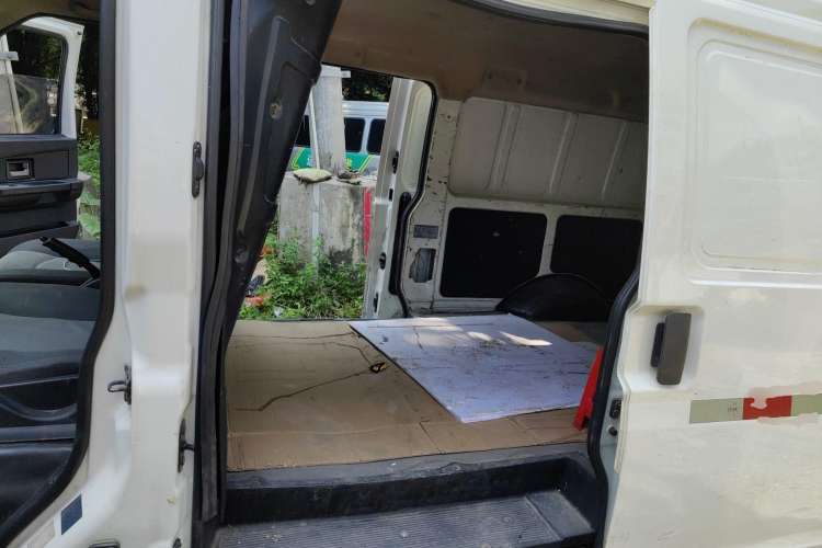 Used Ruichi EC35 2019 EC35 II Standard Model 41.86 kWh Left Rear Seat
