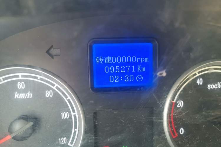 Used Ruichi EC35 2019 EC35 II Standard Model 41.86 kWh Odometer Close Up