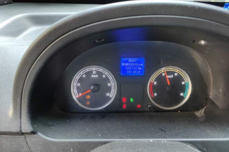 Used Ruichi EC35 2019 EC35 II Standard Model 41.86 kWh Odometer Close Up