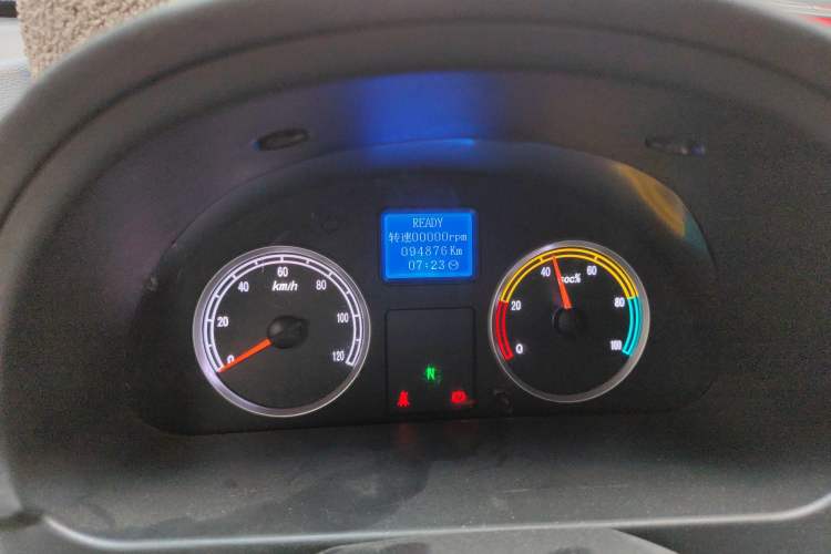 Used Ruichi EC35 2019 EC35 II Professional Model 42.04 kWh Odometer Close Up