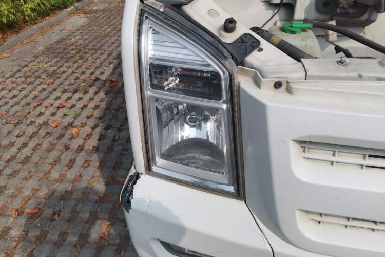 Used Ruichi EC35 2019 EC35 II Standard Model 41.86 kWh Right Front Headlight