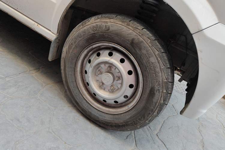 Used Ruichi EC35 2019 EC35 II Professional Model 42.04 kWh Right Front Wheel Hub