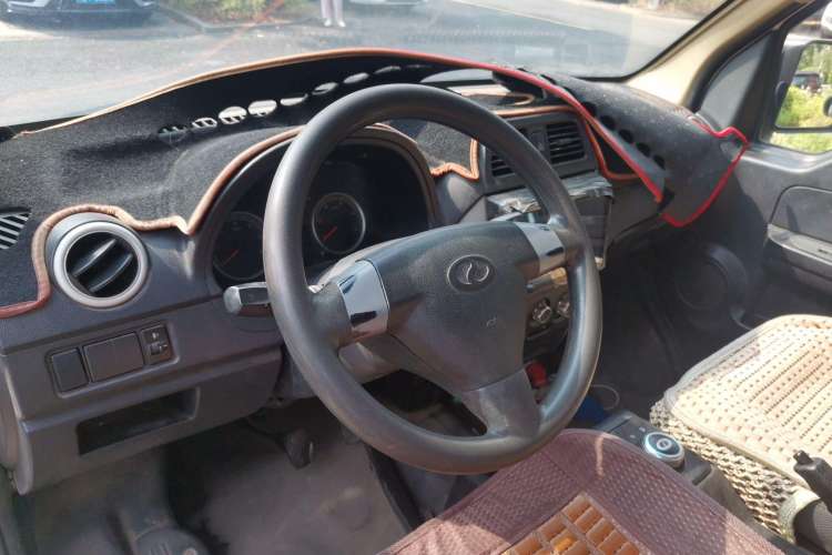 Used Ruichi EC35 2019 EC35 II Standard Model 41.86 kWh Steering Wheel