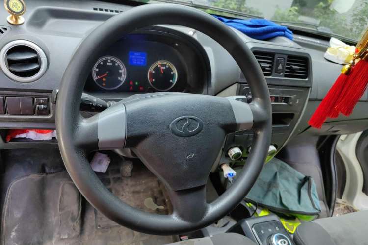 Used Ruichi EC35 2019 EC35 II Standard Model 41.86 kWh Steering Wheel