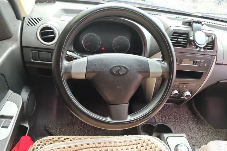 Used Ruichi EC35 2019 EC35 II Standard Model 41.86 kWh Steering Wheel