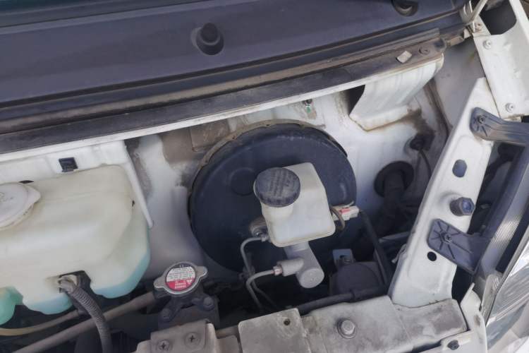 Used Ruichi EC35 2020 EC35 II Long-Range Version 41.86 kWh Engine Bay Left