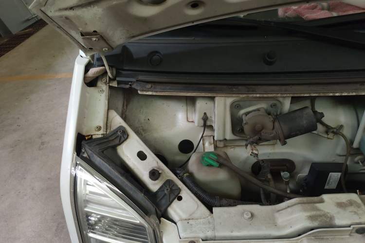 Used Ruichi EC35 2020 EC35 II Long-Range Version 41.86 kWh Engine Bay Right