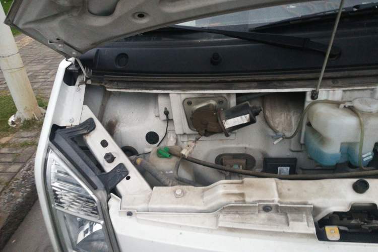 Used Ruichi EC35 2020 EC35 II Long-Range Version 41.86 kWh Engine Bay Right