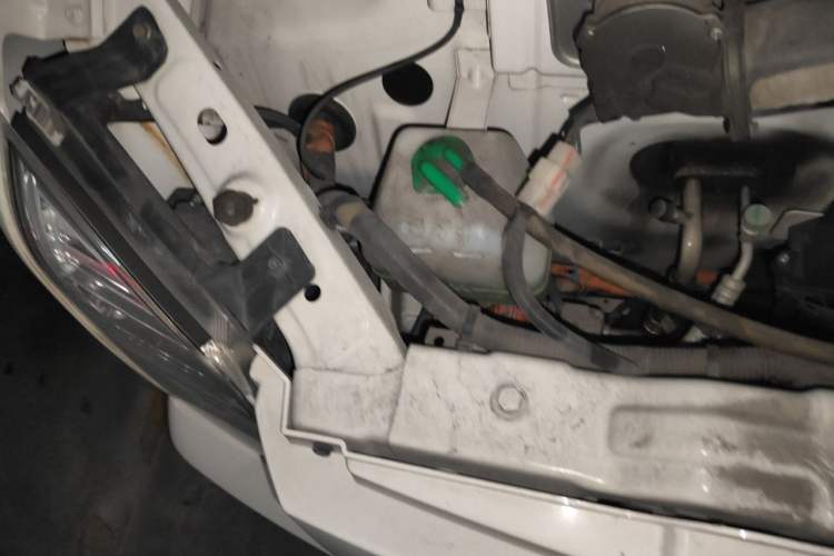 Used Ruichi EC35 2020 EC35 II Long-Range Version 41.86 kWh Engine Bay Right
