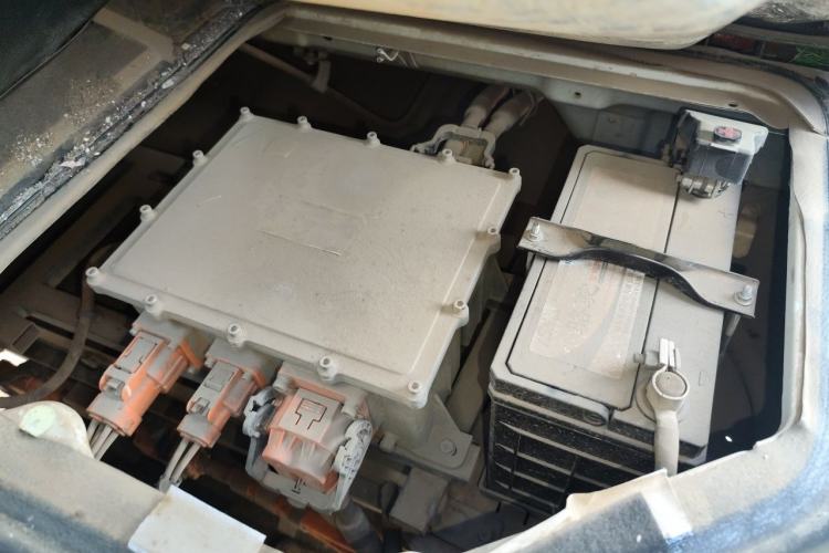 Used Ruichi EC35 2020 EC35 II Long-Range Version 41.86 kWh Engine Bay