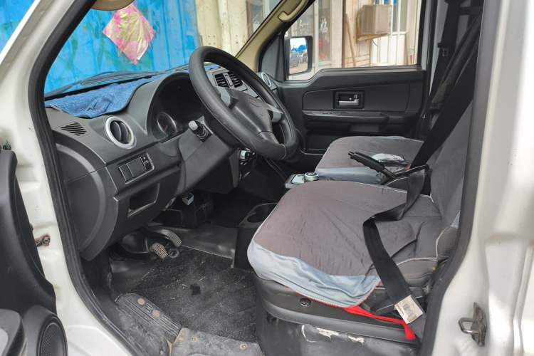 Used Ruichi EC35 2020 EC35 II Long-Range Version 41.86 kWh Left Front Seat