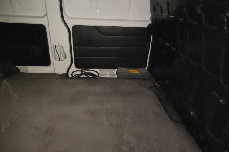 Used Ruichi EC35 2020 EC35 II Long-Range Version 41.86 kWh Left Rear Seat