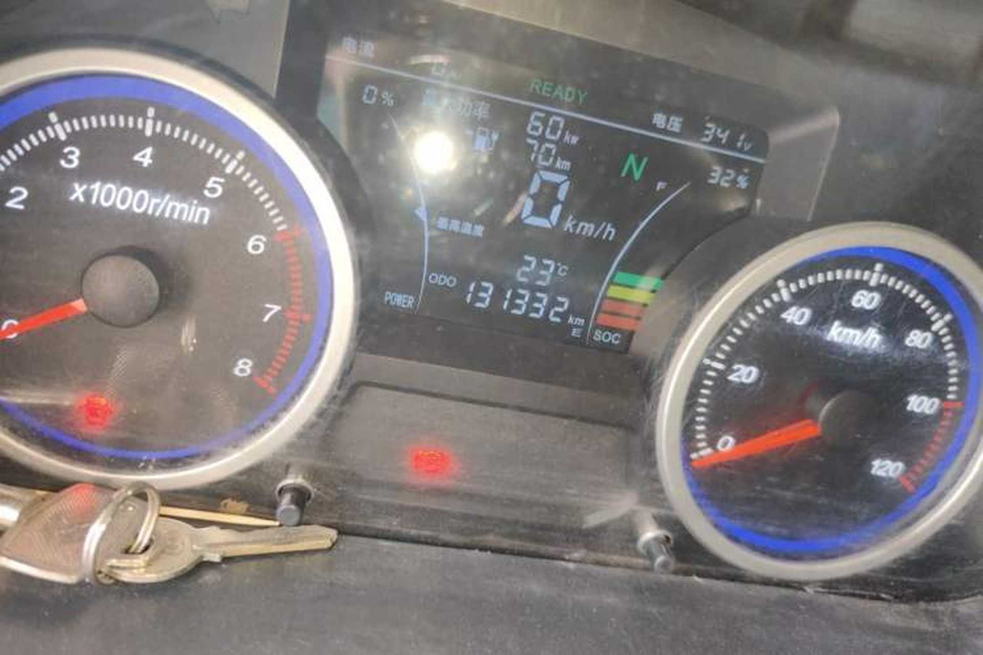 Used Ruichi EC35 2020 EC35 II Long-Range Version 41.86 kWh Odometer Close Up