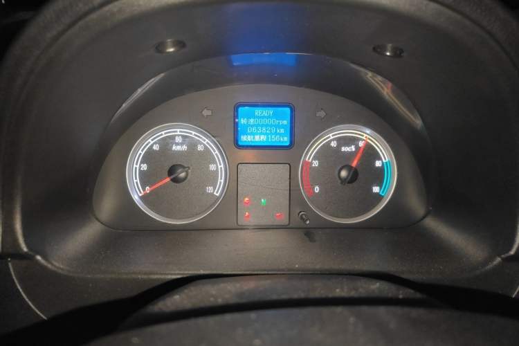 Used Ruichi EC35 2020 EC35 II Long-Range Version 41.86 kWh Odometer Close Up